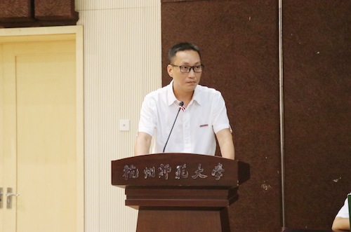 电子竞技博彩
党总支书记方小春老师对新生寄语